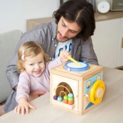 Motorikwürfel Aus Holz In Bunt 13 Motorikwürfel Aus Holz In Bunt -Trendiger Spielzeugladen iggy motorikwurfel aus holz in bunt 6