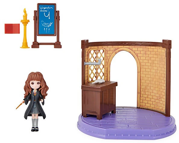 SPIN MASTER Wizarding World Harry Potter - Hogwarts Zauberkunst Klassenzimmer Spielset... 2 SPIN MASTER Wizarding World Harry Potter - Hogwarts Zauberkunst Klassenzimmer Spielset... – Bild 2